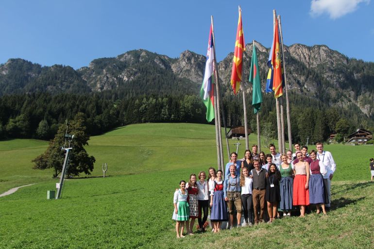 60727105_182121969378062_7344134282178199552_n